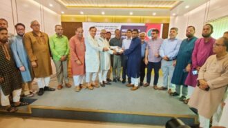 তুরাব পদক পেলেন সিলেটের ডাক-এর কাউসার চৌধুরী ও কালের কণ্ঠের রাব্বী